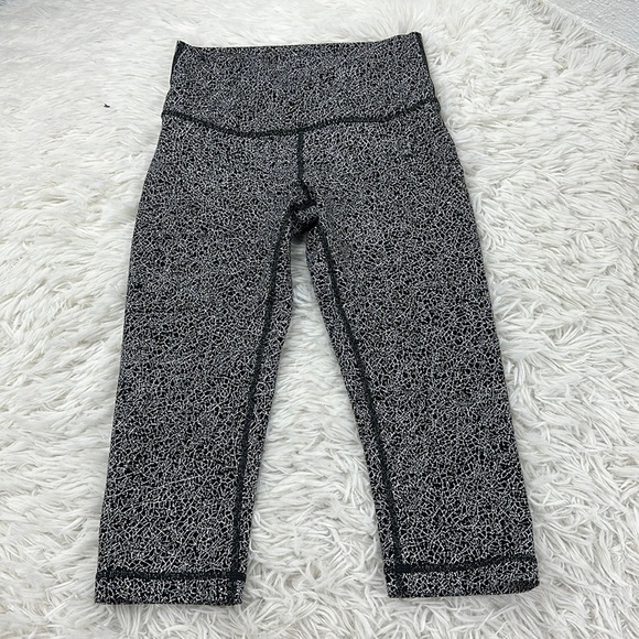 Lululemon Wunder Under Hi-Rise 1/2 Tight (17") Luon Crackle Jaquard Black White - Picture 1 of 5